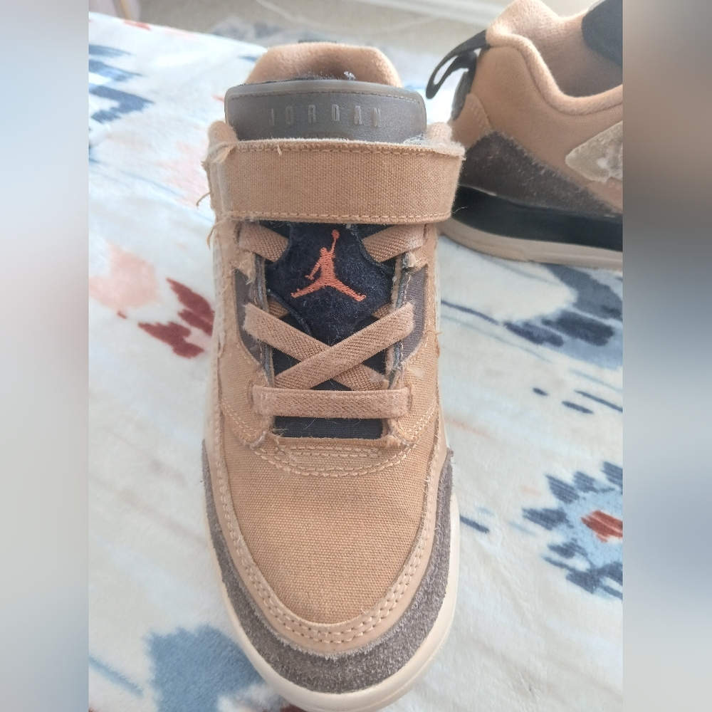 Jordan Spizike Low Ps Kids Flax and Black Sneakers with Orange Accent